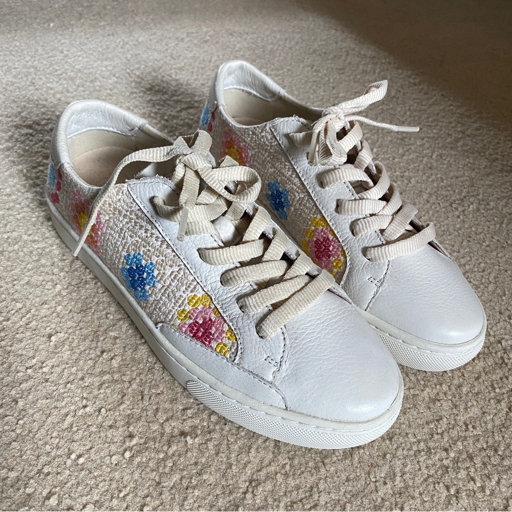 Soludos colorful embroidered leather sneaker